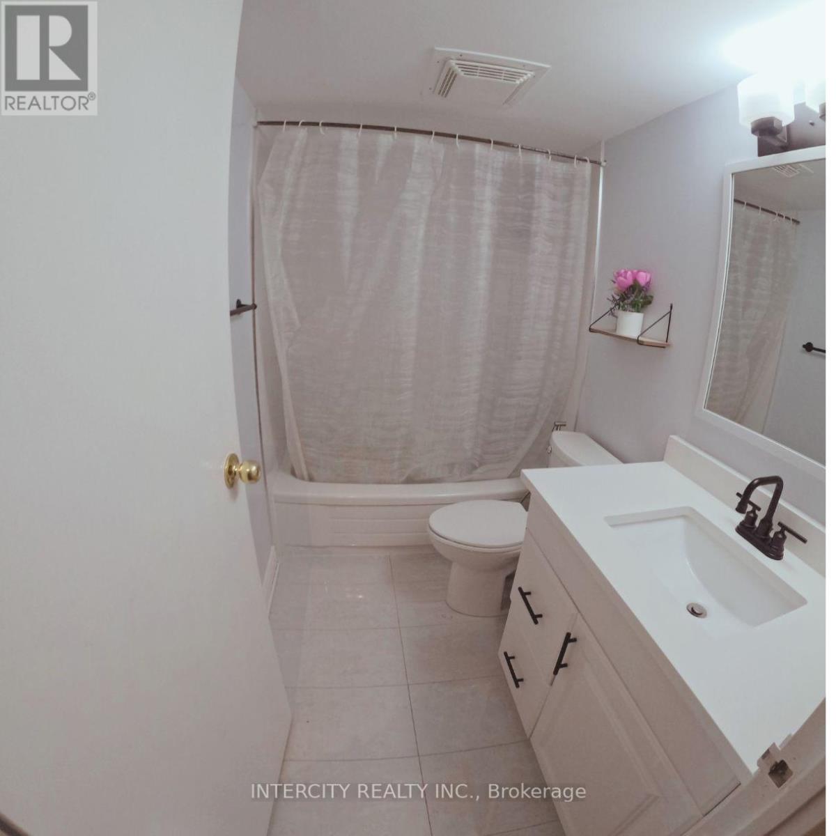 509 - 3695 Kaneff Crescent, Mississauga, Ontario  L5A 4B6 - Photo 9 - W12070496