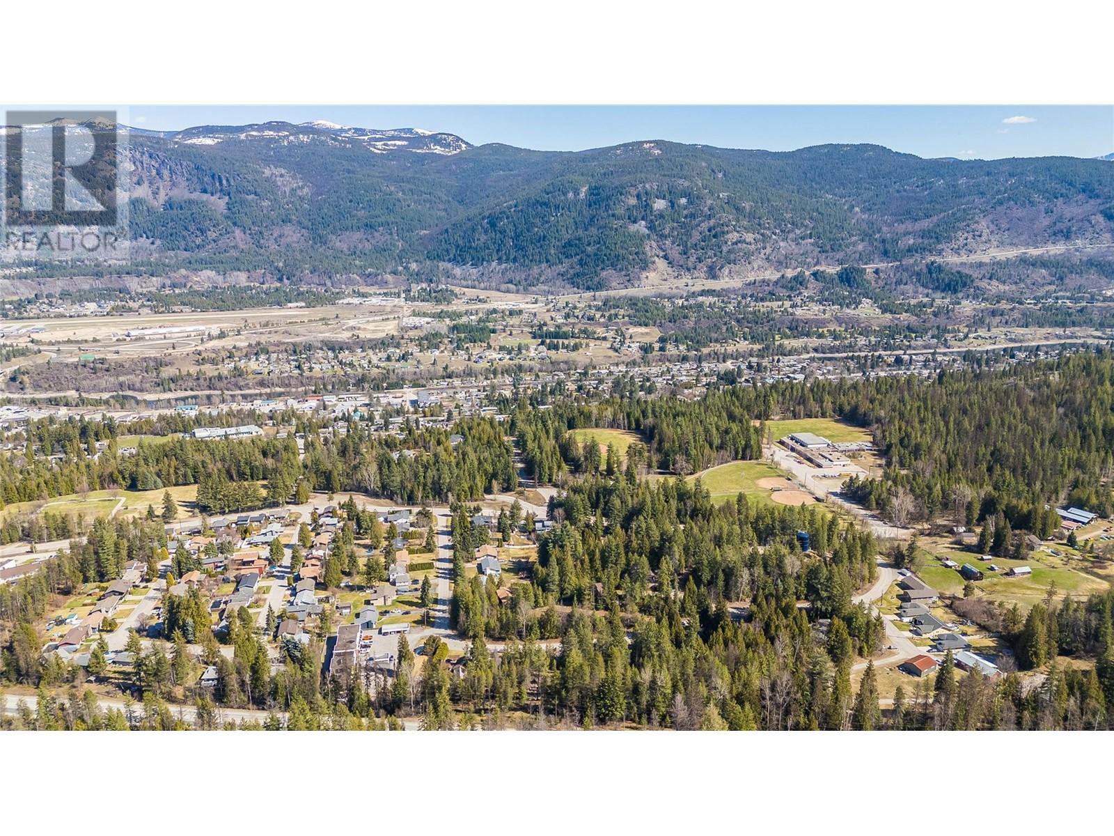 1428 Meadowbrook Drive, Castlegar, British Columbia  V1N 3L9 - Photo 13 - 10342477
