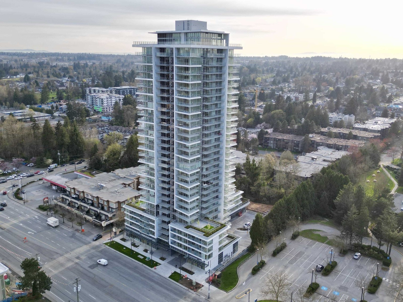 1003 9675 King George Boulevard, Surrey, British Columbia  V3T 0T7 - Photo 1 - R2987713