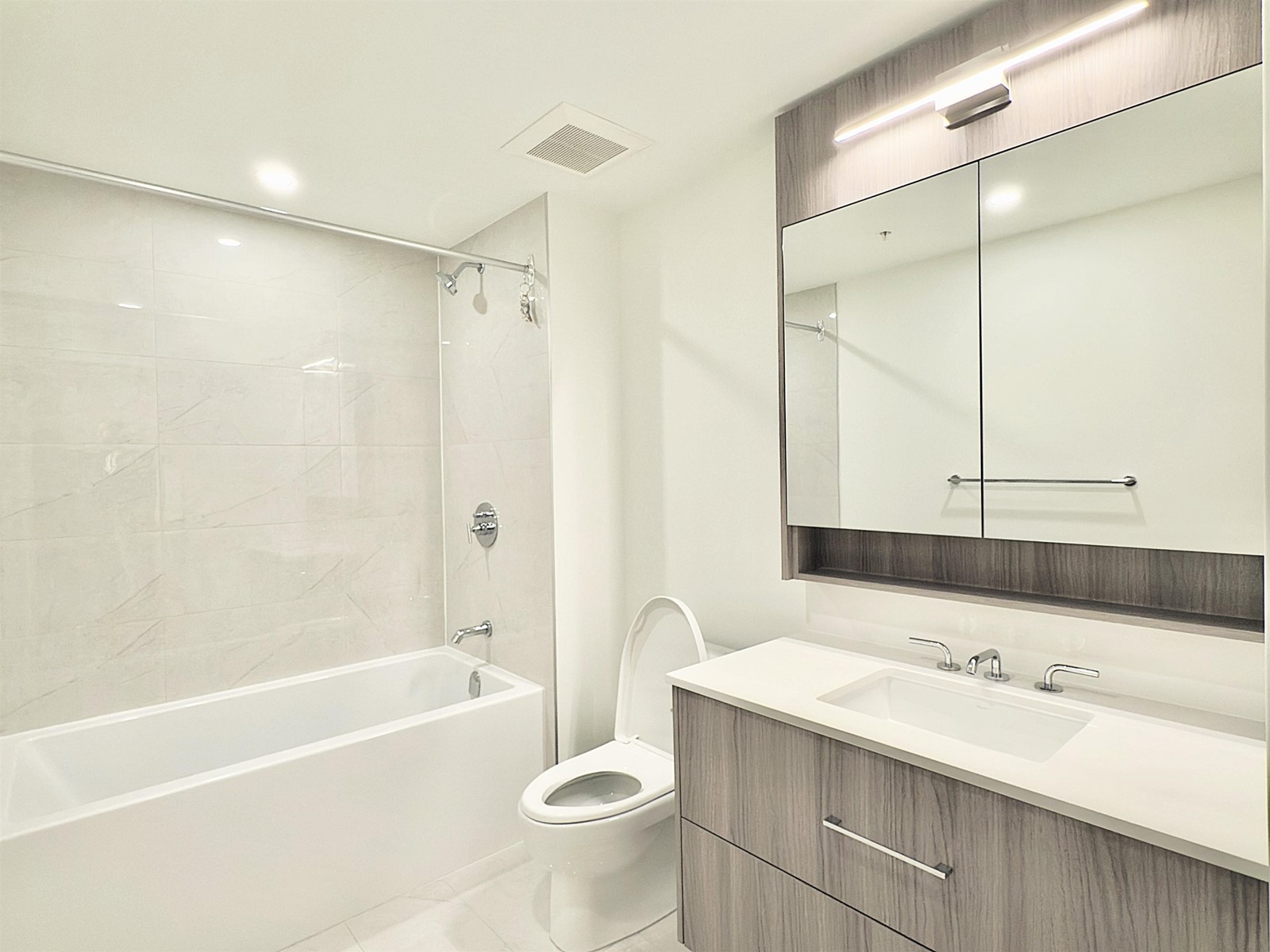 1003 9675 King George Boulevard, Surrey, British Columbia  V3T 0T7 - Photo 15 - R2987713