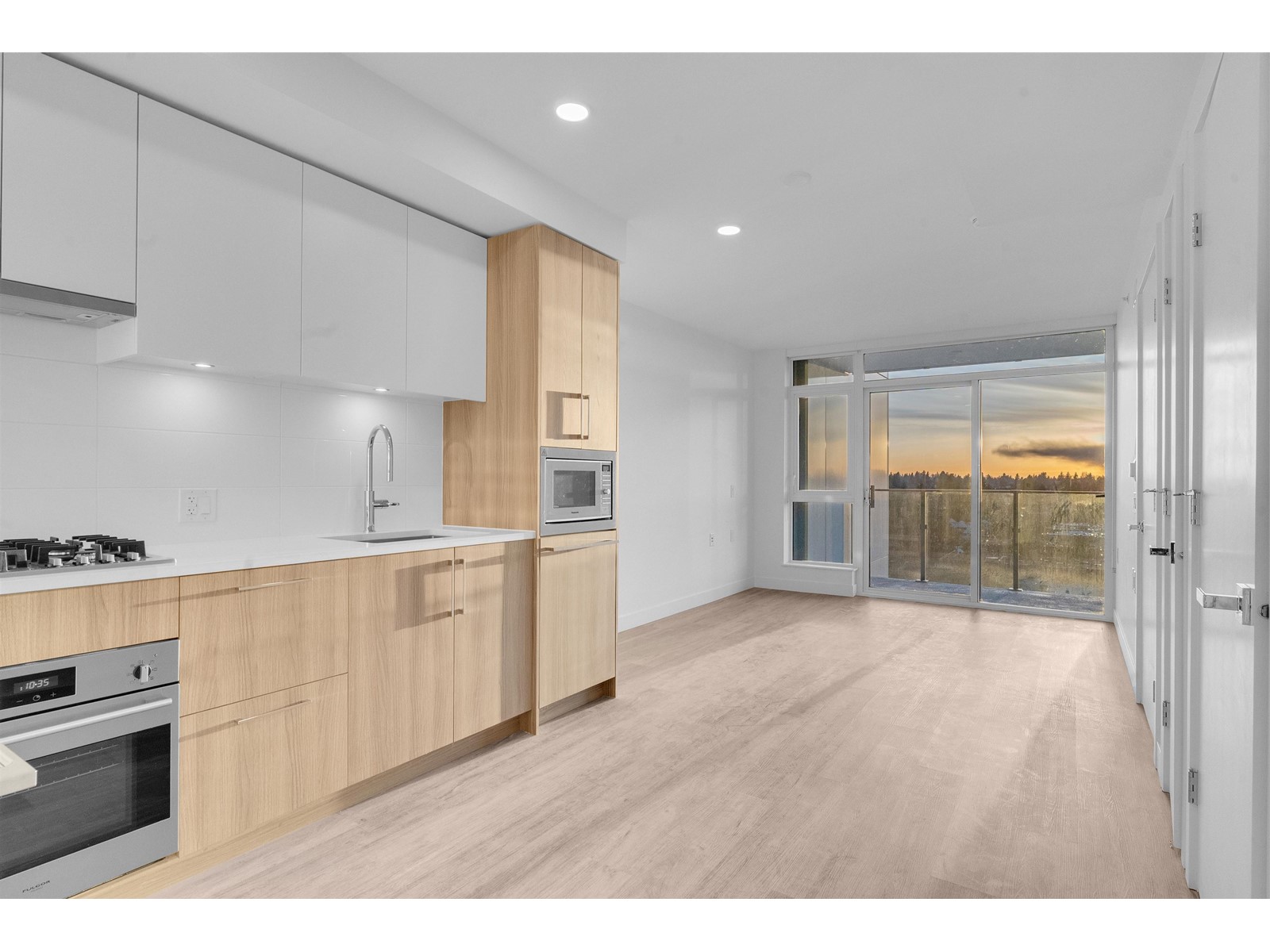 1003 9675 King George Boulevard, Surrey, British Columbia  V3T 0T7 - Photo 12 - R2987713