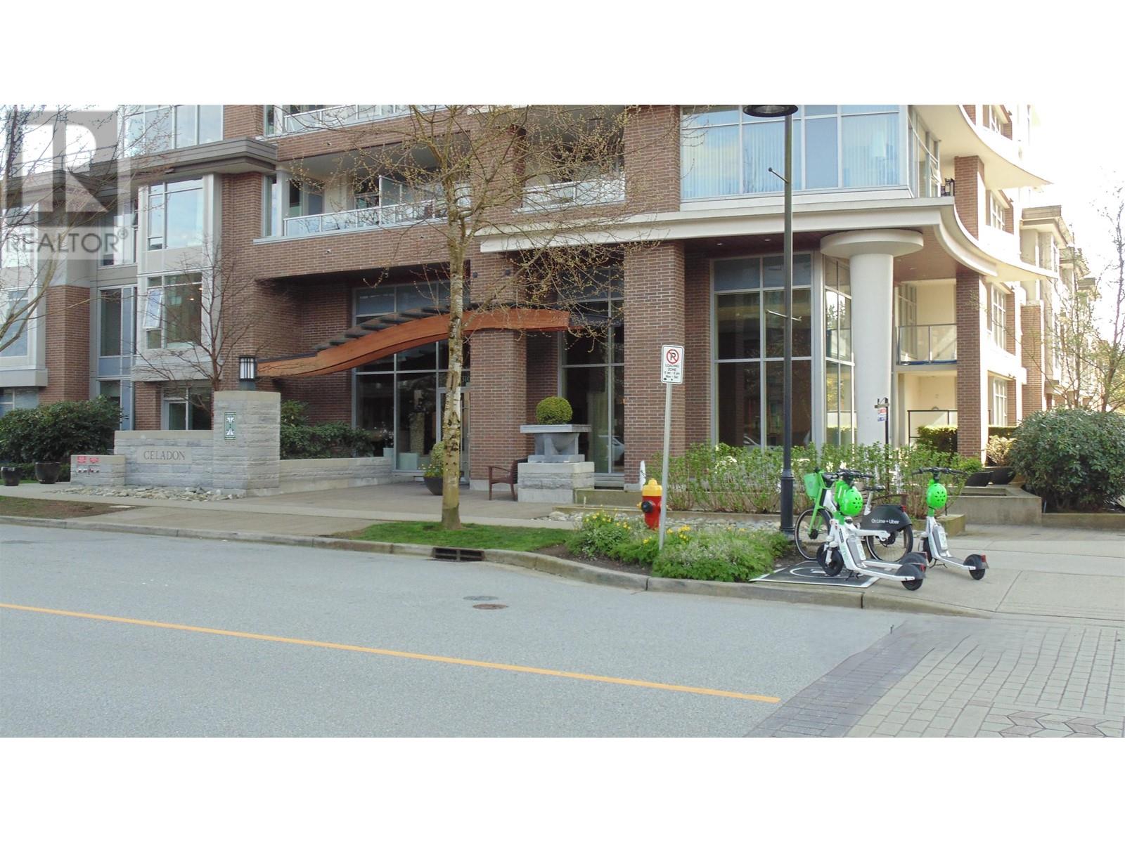 2808 3102 Windsor Gate, Coquitlam, British Columbia  V3B 0J3 - Photo 34 - R2987670