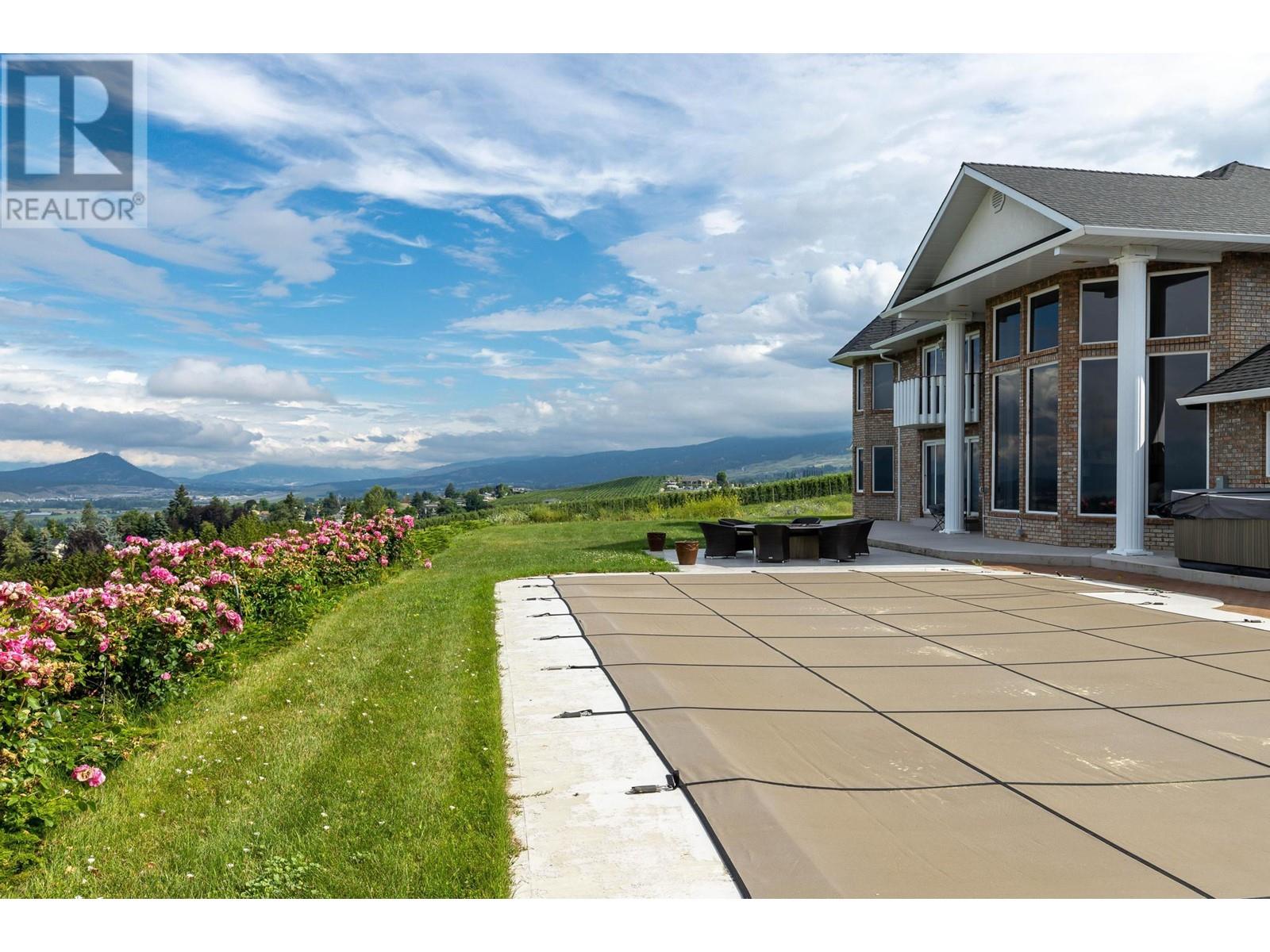 Property at 1135 Graf Road image 4