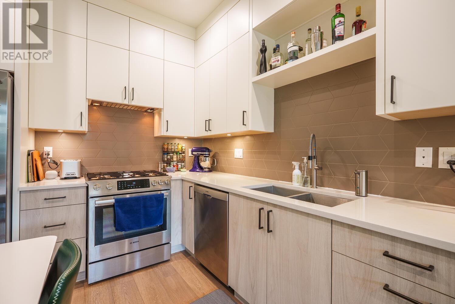 943 E 14th Avenue, Vancouver, British Columbia  V5T 2N7 - Photo 9 - R2987843