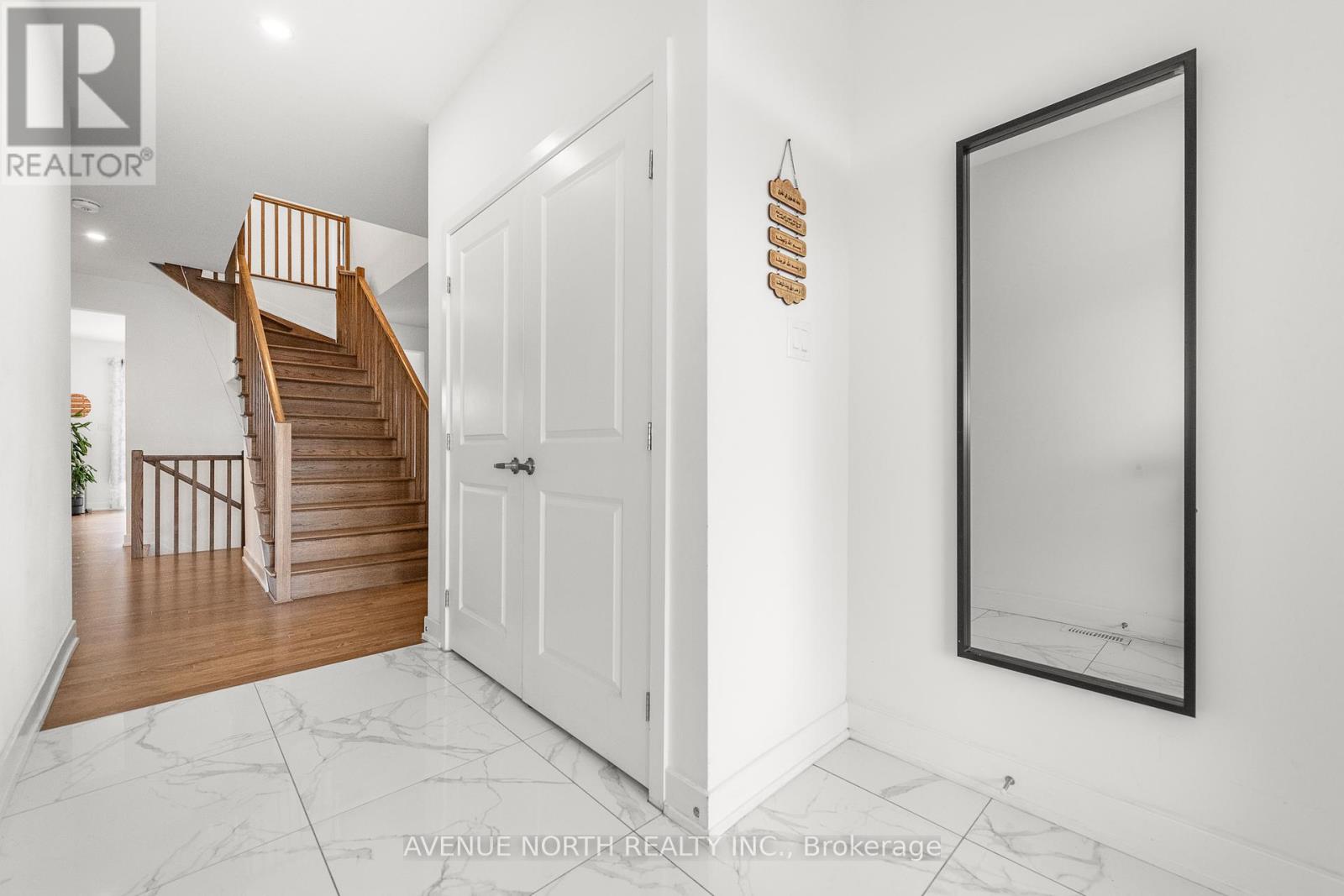 Property at 219 REISLING WAY image 4