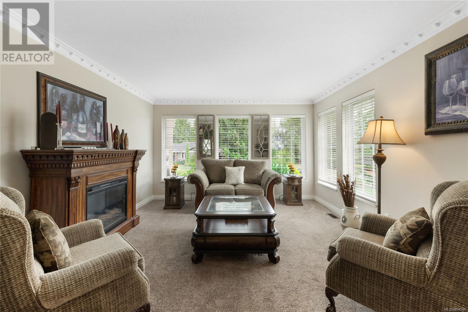 Property at 878 Fairways Dr image 5