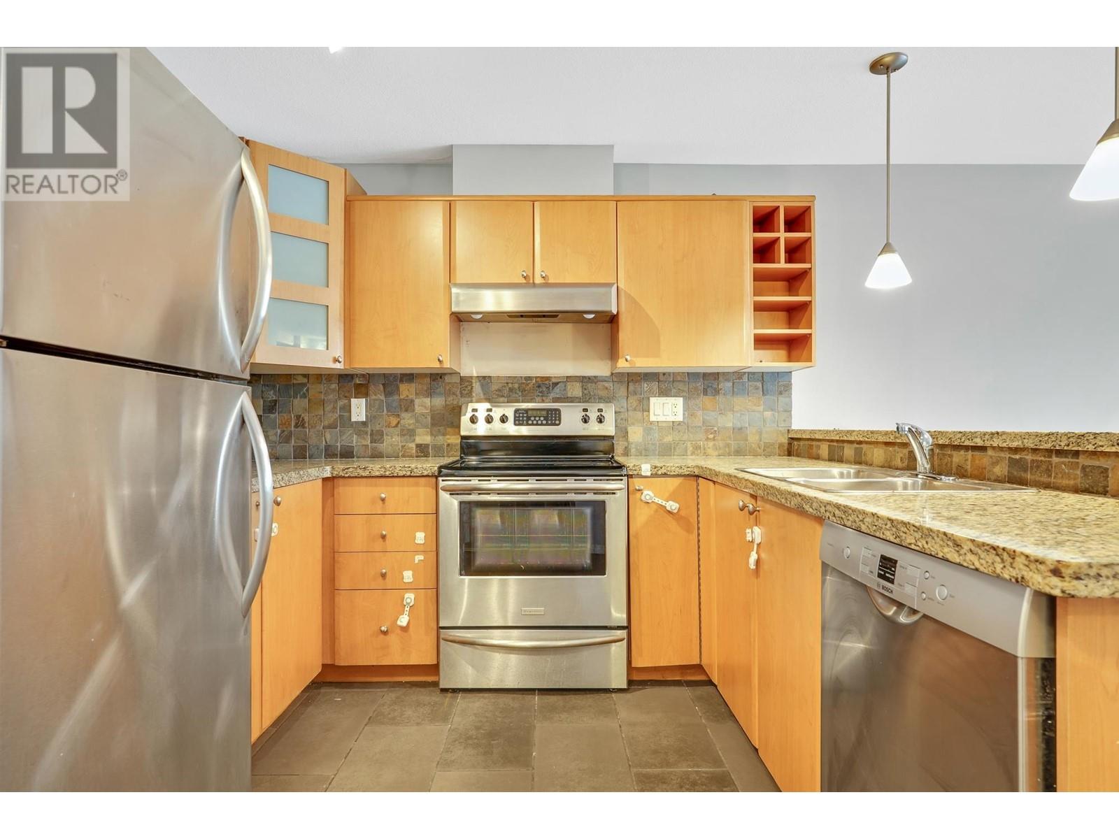 212 3136 St Johns Street, Port Moody, British Columbia  V3H 5E4 - Photo 3 - R2987992