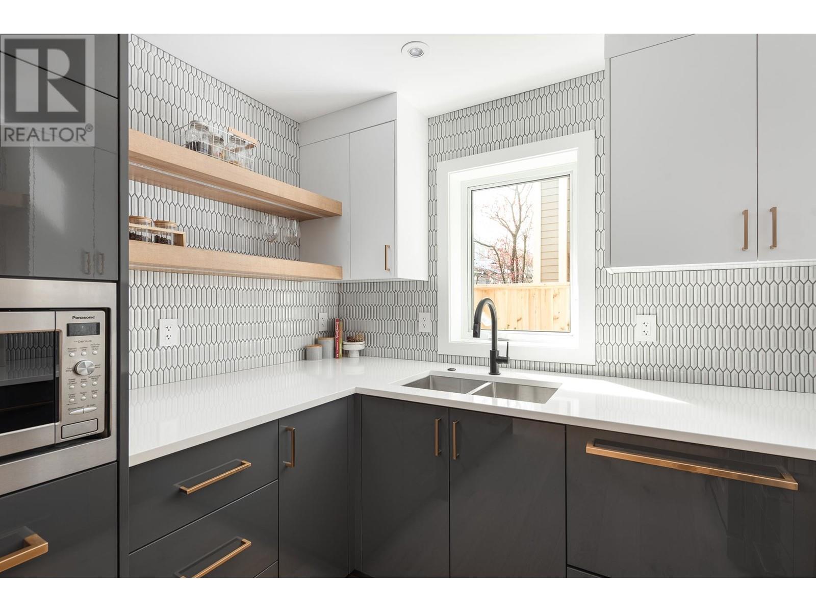 1071 E 22nd Avenue, Vancouver, British Columbia  V5V 1W2 - Photo 10 - R2988002