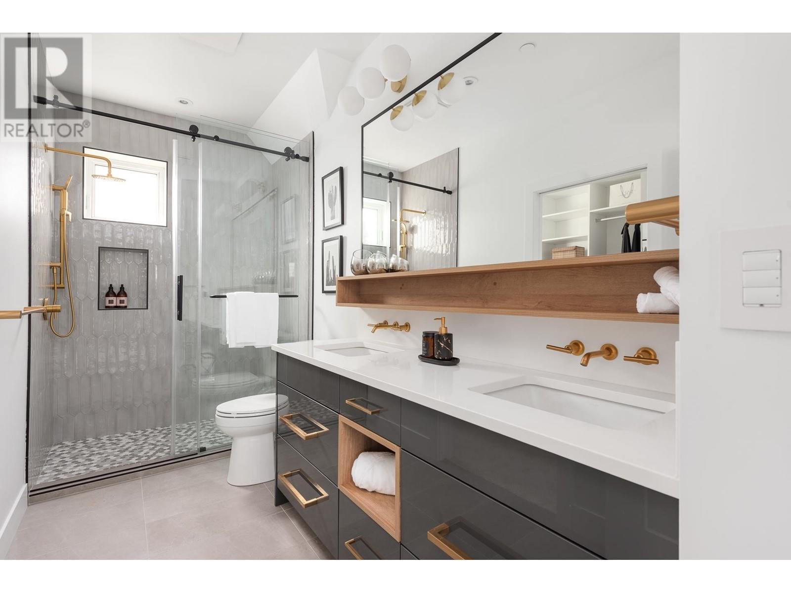 1071 E 22nd Avenue, Vancouver, British Columbia  V5V 1W2 - Photo 16 - R2988002
