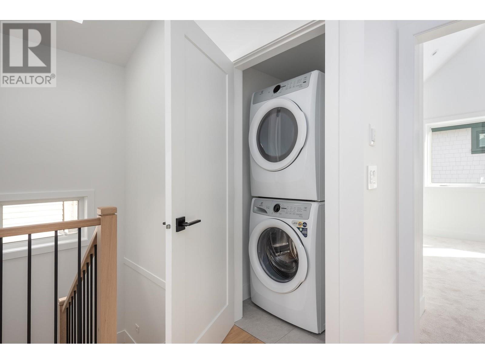 1071 E 22nd Avenue, Vancouver, British Columbia  V5V 1W2 - Photo 24 - R2988002