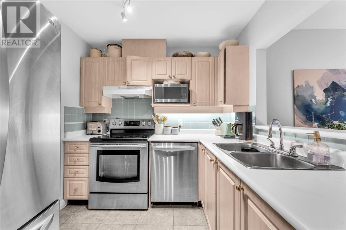 303 630 Roche Point Drive, North Vancouver, British Columbia  V7H 3A1 - Photo 12 - R2988020