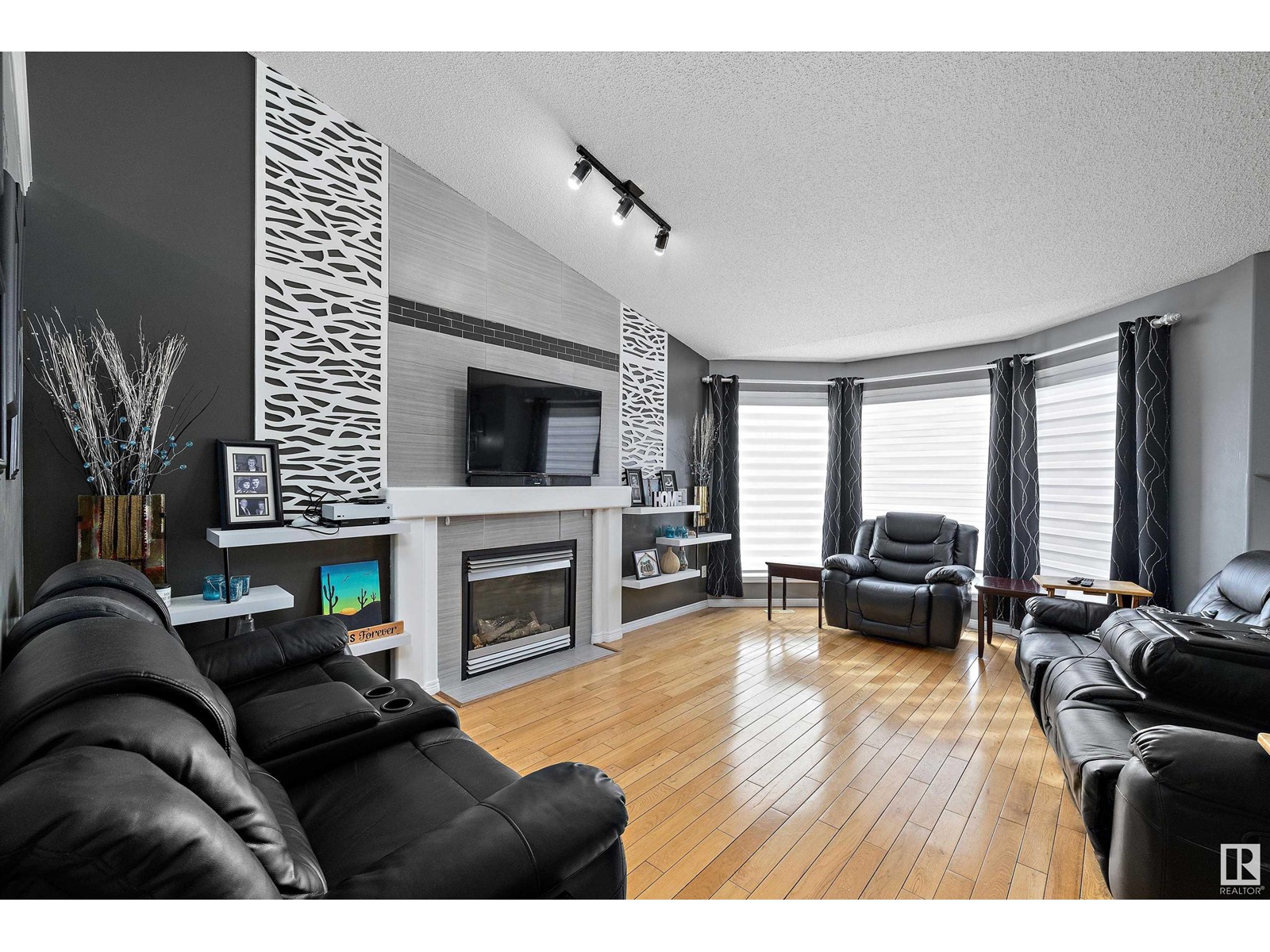 Property at 4716 150 AV NW image 5