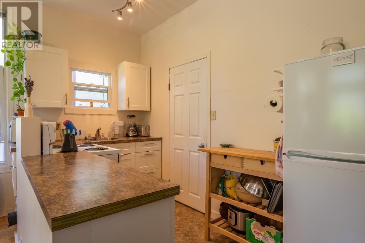 Property at 916 EDGEWOOD Avenue image 1
