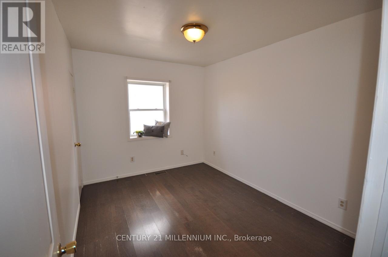 Upper Level - 30 Corby Crescent, Brampton, Ontario  L6Y 1H1 - Photo 2 - W12070502