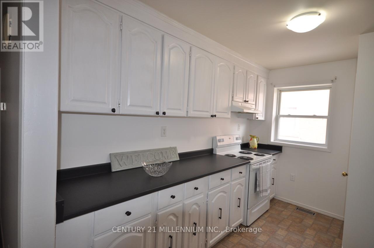Upper Level - 30 Corby Crescent, Brampton, Ontario  L6Y 1H1 - Photo 6 - W12070502