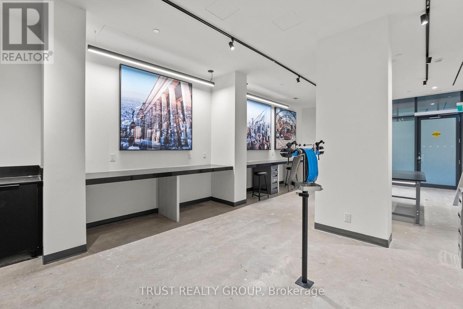 911 - 1808 St. Clair Avenue W, Toronto, Ontario  M6N 0C1 - Photo 27 - W12070508