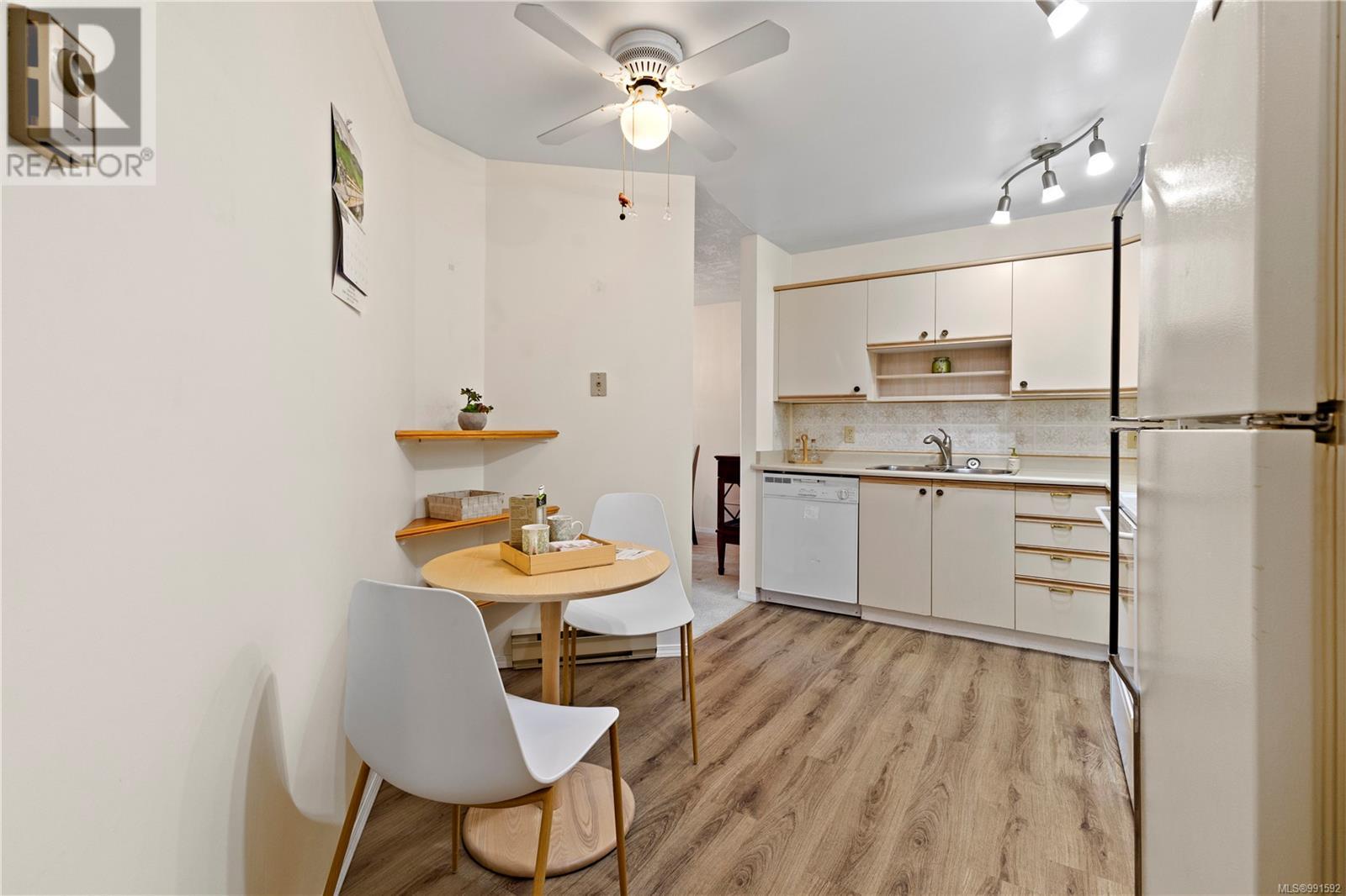 Property at 208 3900 Shelbourne St image 4