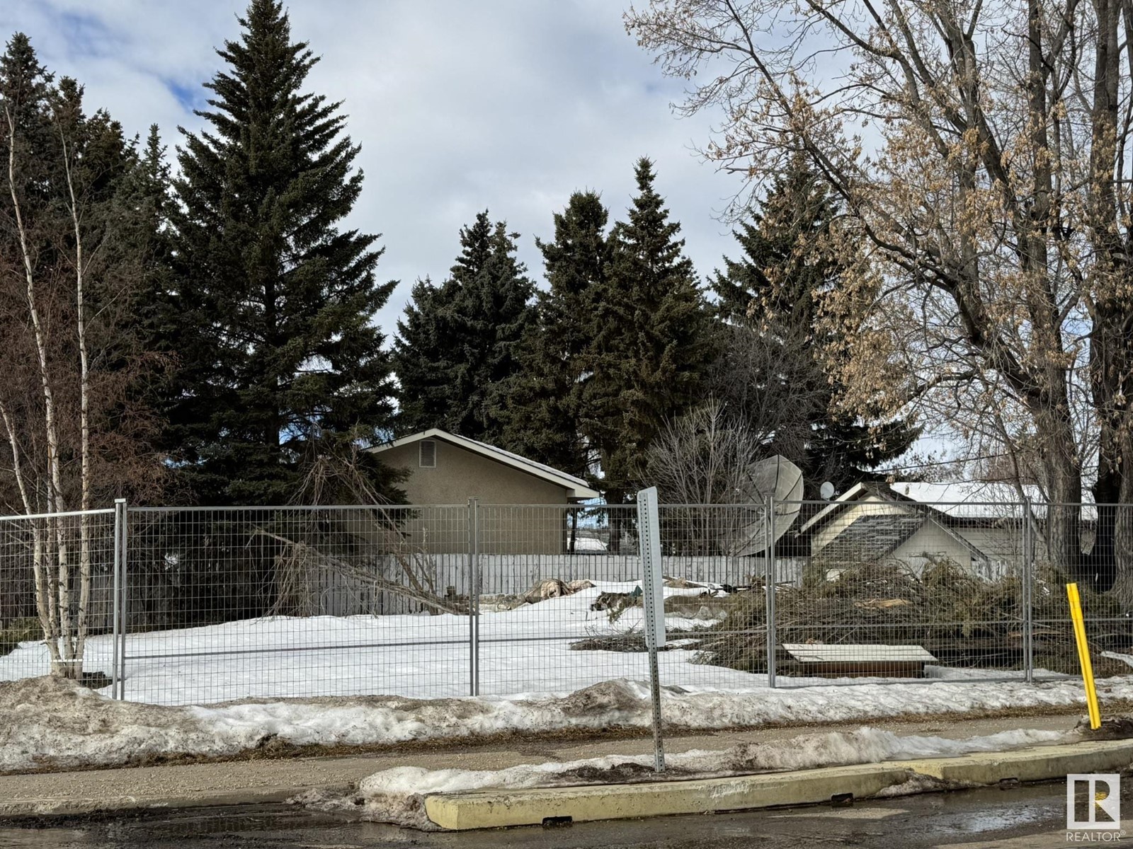 5804 140 Av Nw, Edmonton, Alberta  T5A 1G5 - Photo 3 - E4423859
