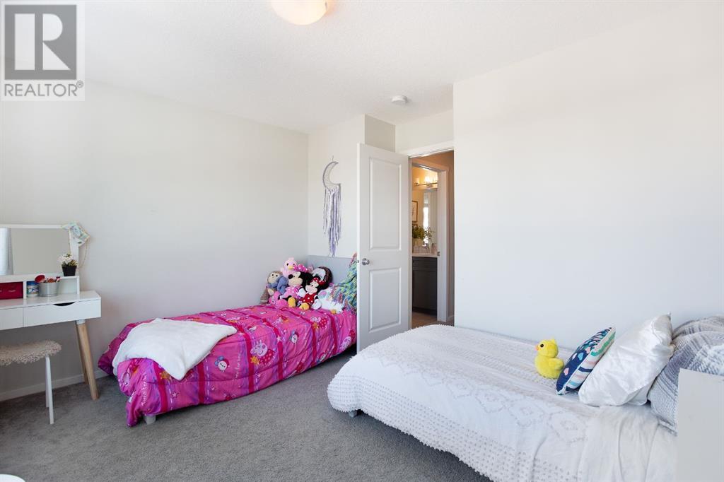 37 Kingsbury Close Se, Airdrie, Alberta  T4A 0R3 - Photo 31 - A2205129