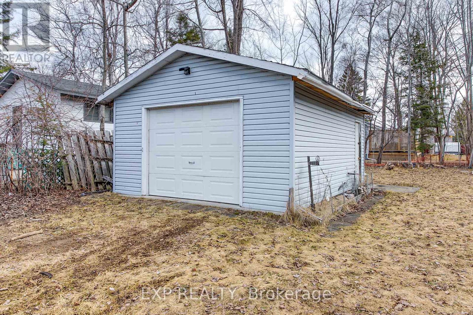 7 60th Street S, Wasaga Beach, Ontario  L9Z 1V9 - Photo 9 - S12070572