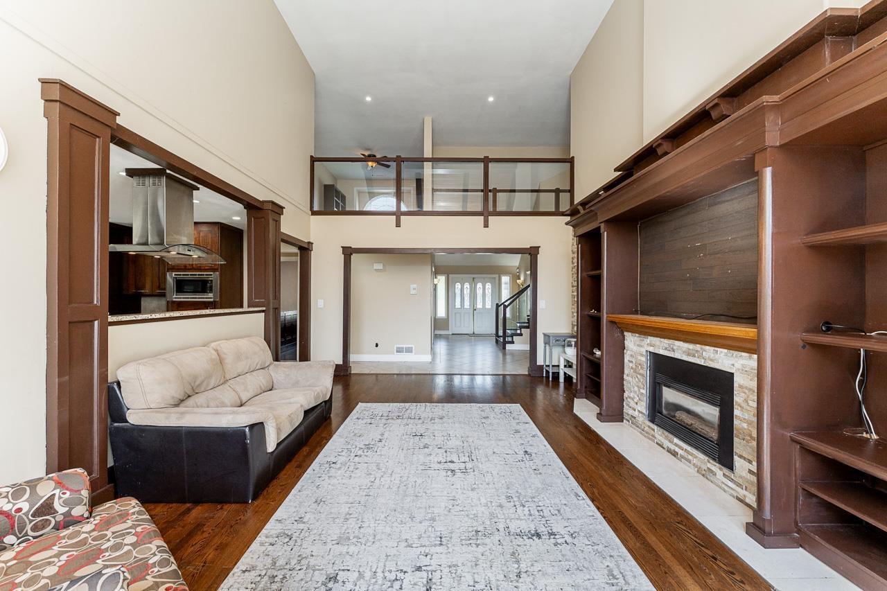 Property at 16754 77 AVENUE image 3