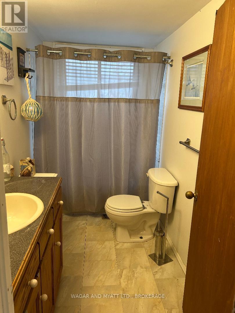 95 Young Street E, Tyendinaga, Ontario  K0K 3A0 - Photo 15 - X12070375