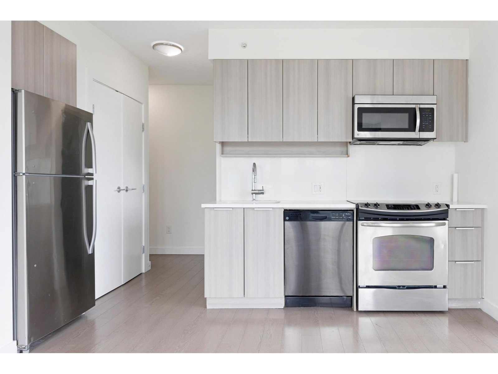 612 13308 Central Avenue Avenue, Surrey, British Columbia  V3T 0M4 - Photo 11 - R2987351