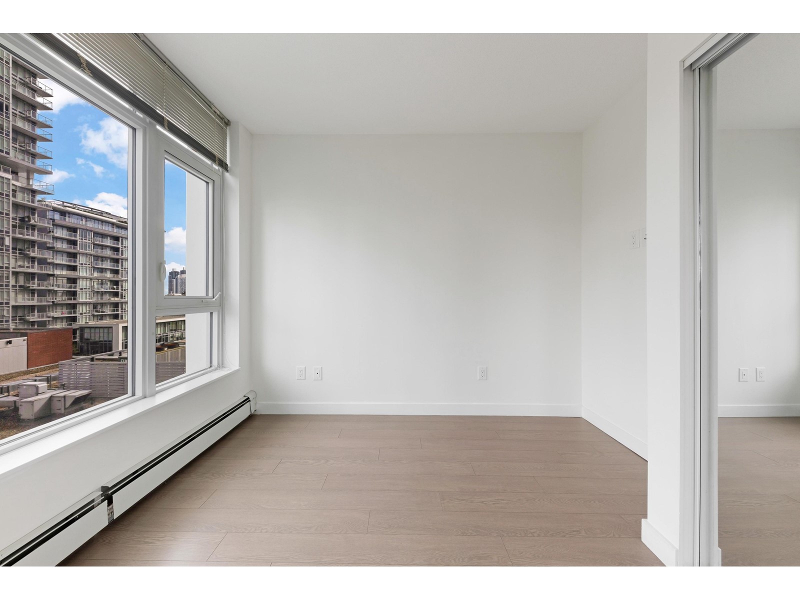 612 13308 Central Avenue Avenue, Surrey, British Columbia  V3T 0M4 - Photo 4 - R2987351