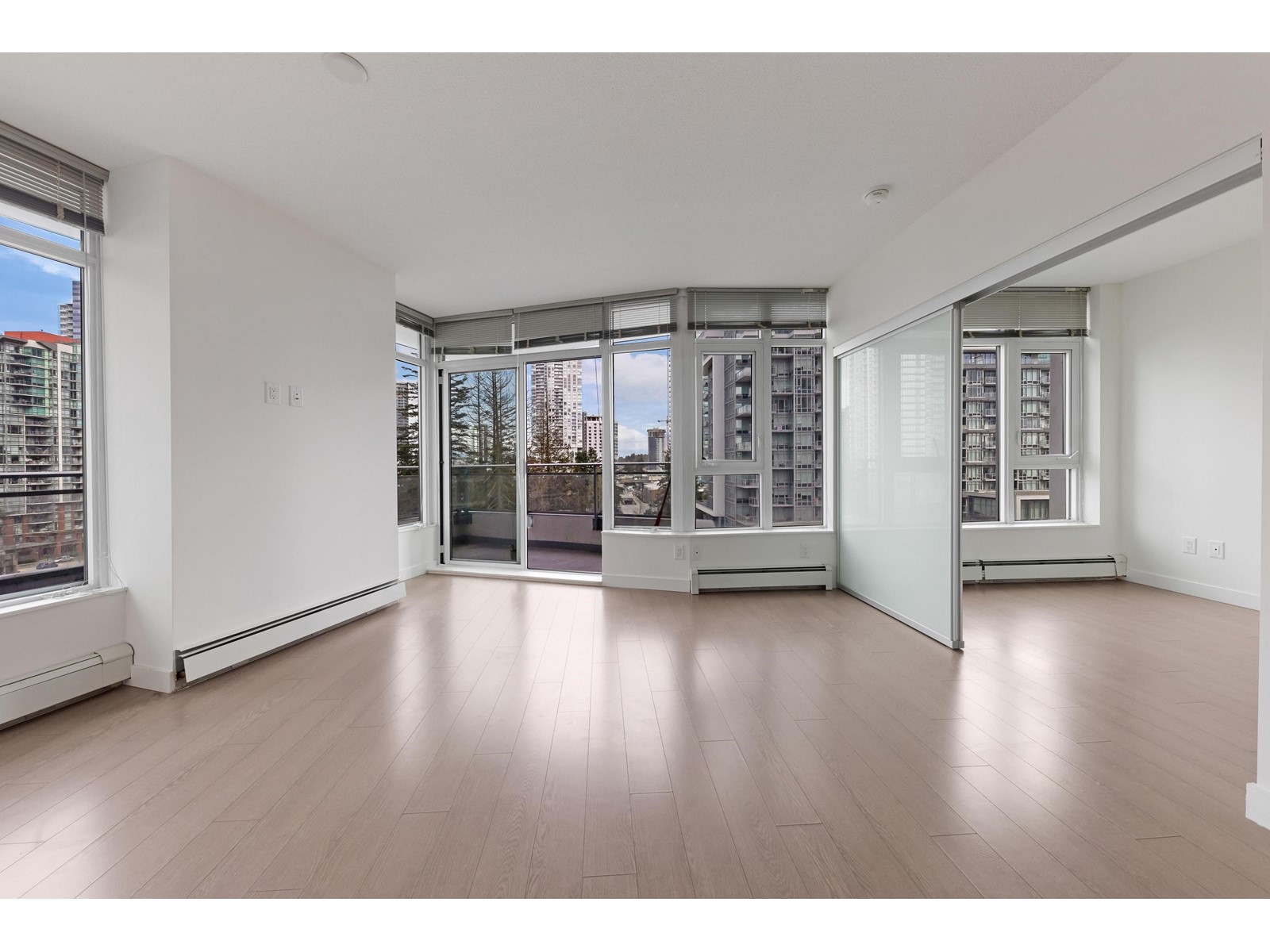 612 13308 Central Avenue Avenue, Surrey, British Columbia  V3T 0M4 - Photo 2 - R2987351