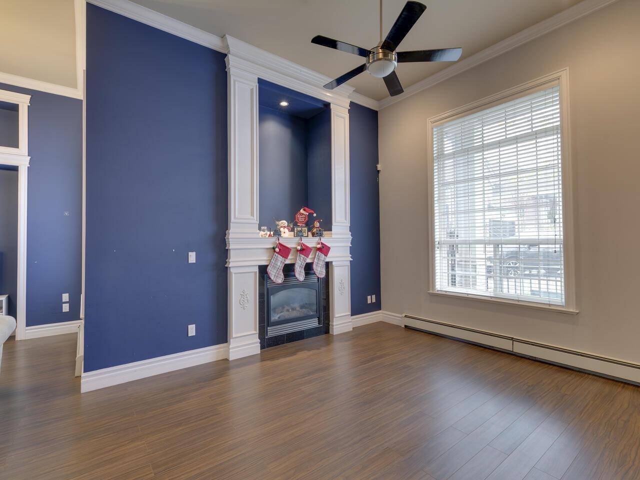 Property at 13598 89 AVENUE image 3