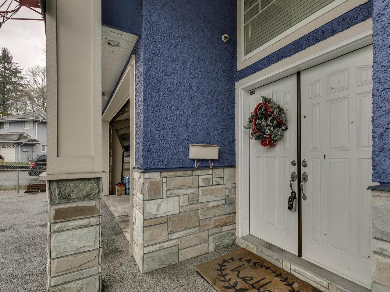 Property at 13598 89 AVENUE image 2