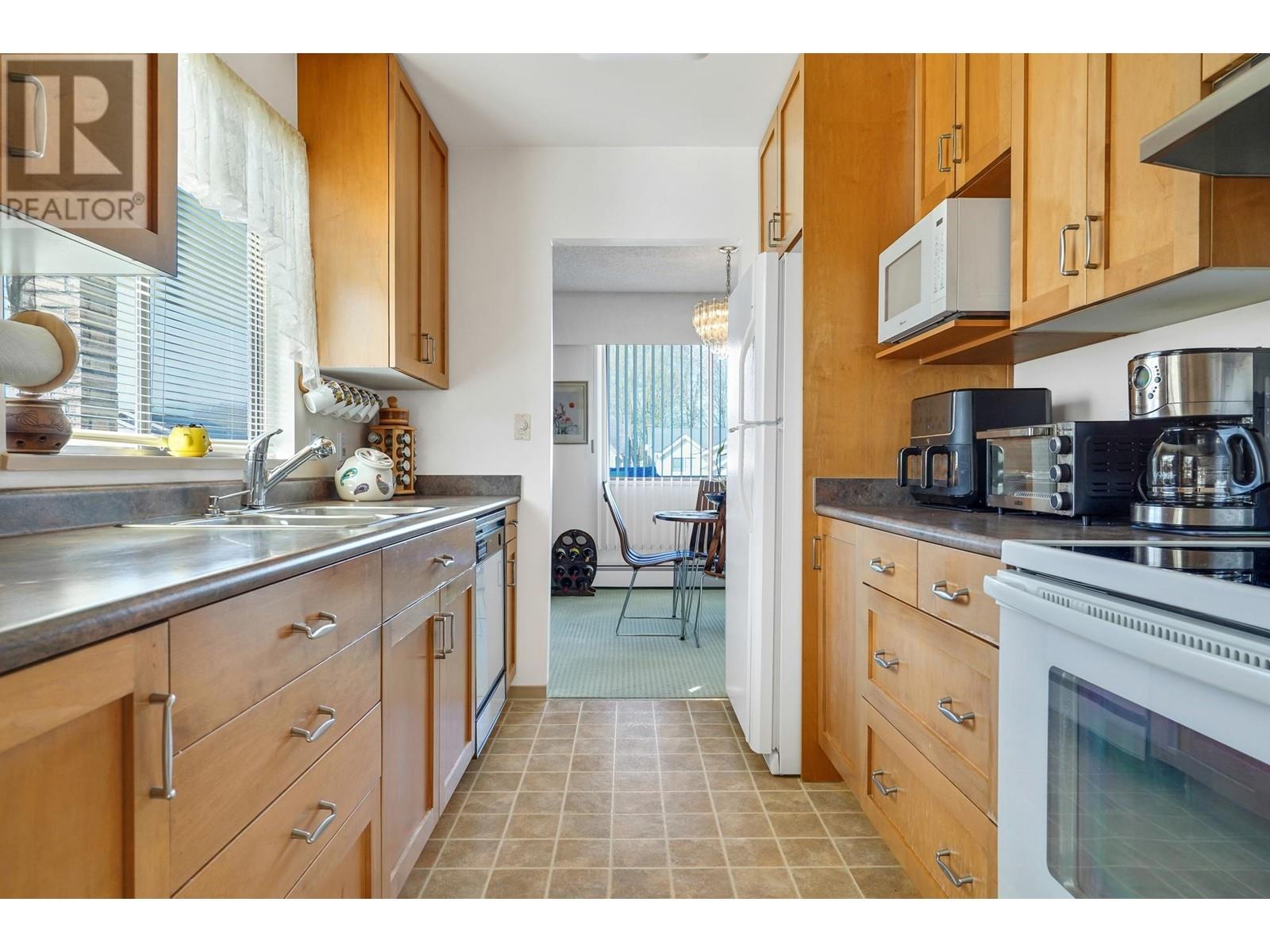 10180 Defoe Street, Richmond, British Columbia  V7E 4G3 - Photo 10 - R2987364