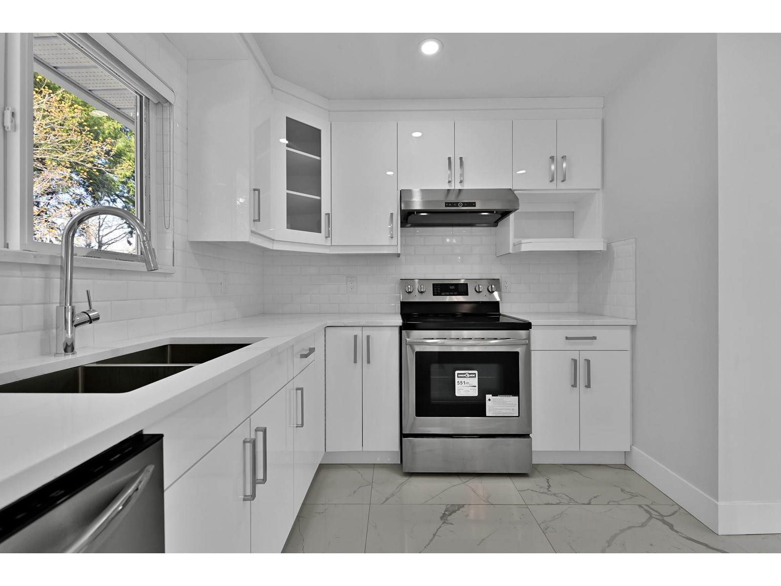 32955 Malahat Place, Abbotsford, British Columbia  V2S 7B8 - Photo 15 - R2987776