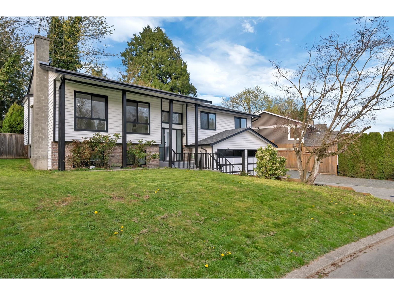Property at 32955 MALAHAT PLACE image 2