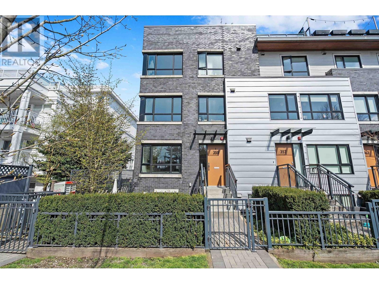 355 E 16TH AVENUE, vancouver, British Columbia