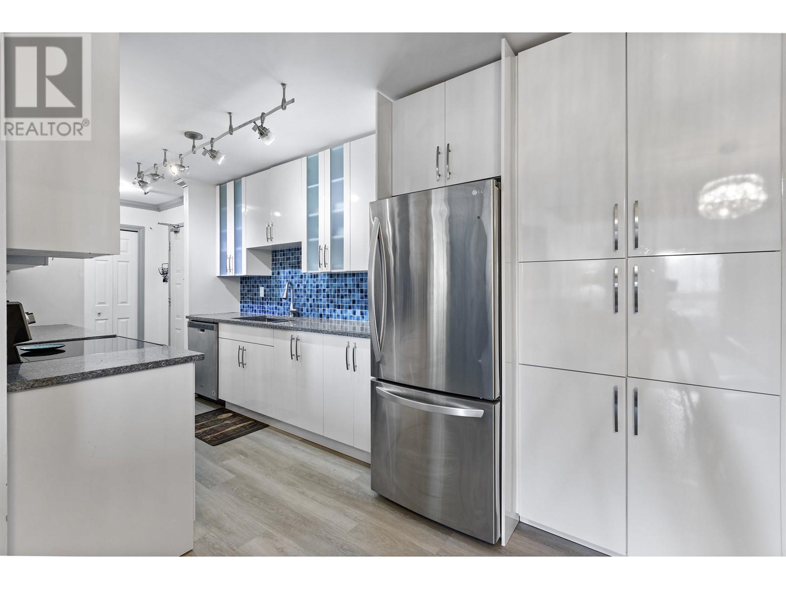 320 1195 Pipeline Road, Coquitlam, British Columbia  V3B 6J5 - Photo 6 - R2988031