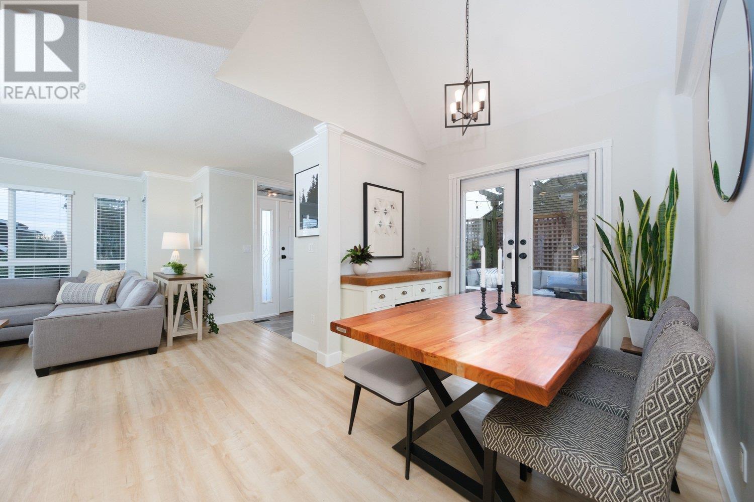 515 St. Andrews Avenue, North Vancouver, British Columbia  V7L 4W2 - Photo 10 - R2988059