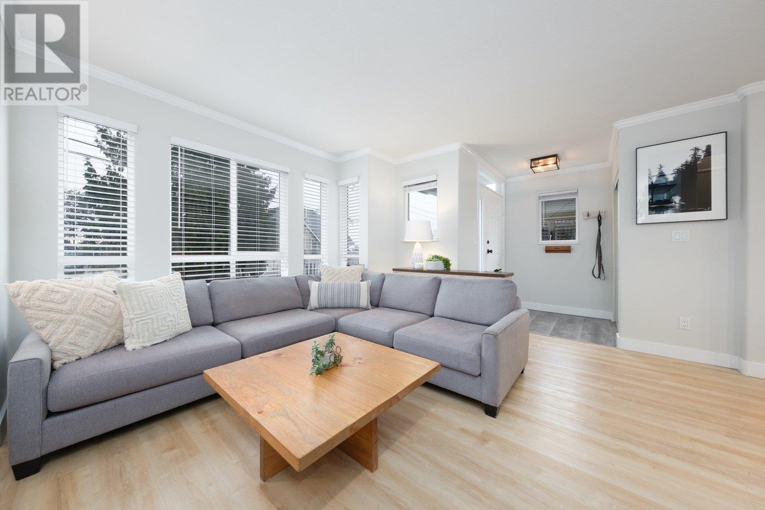 515 St. Andrews Avenue, North Vancouver, British Columbia  V7L 4W2 - Photo 8 - R2988059