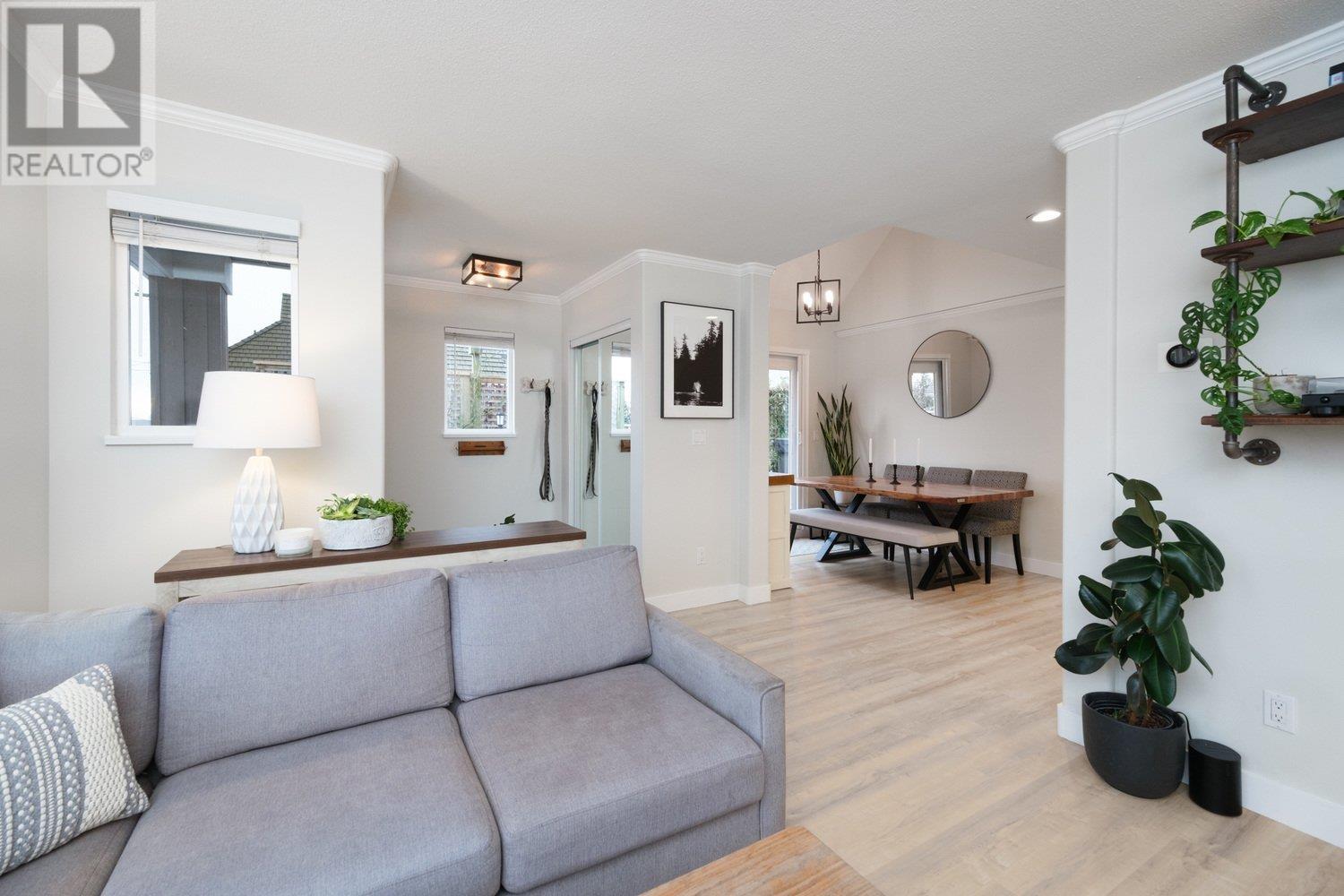 515 St. Andrews Avenue, North Vancouver, British Columbia  V7L 4W2 - Photo 9 - R2988059