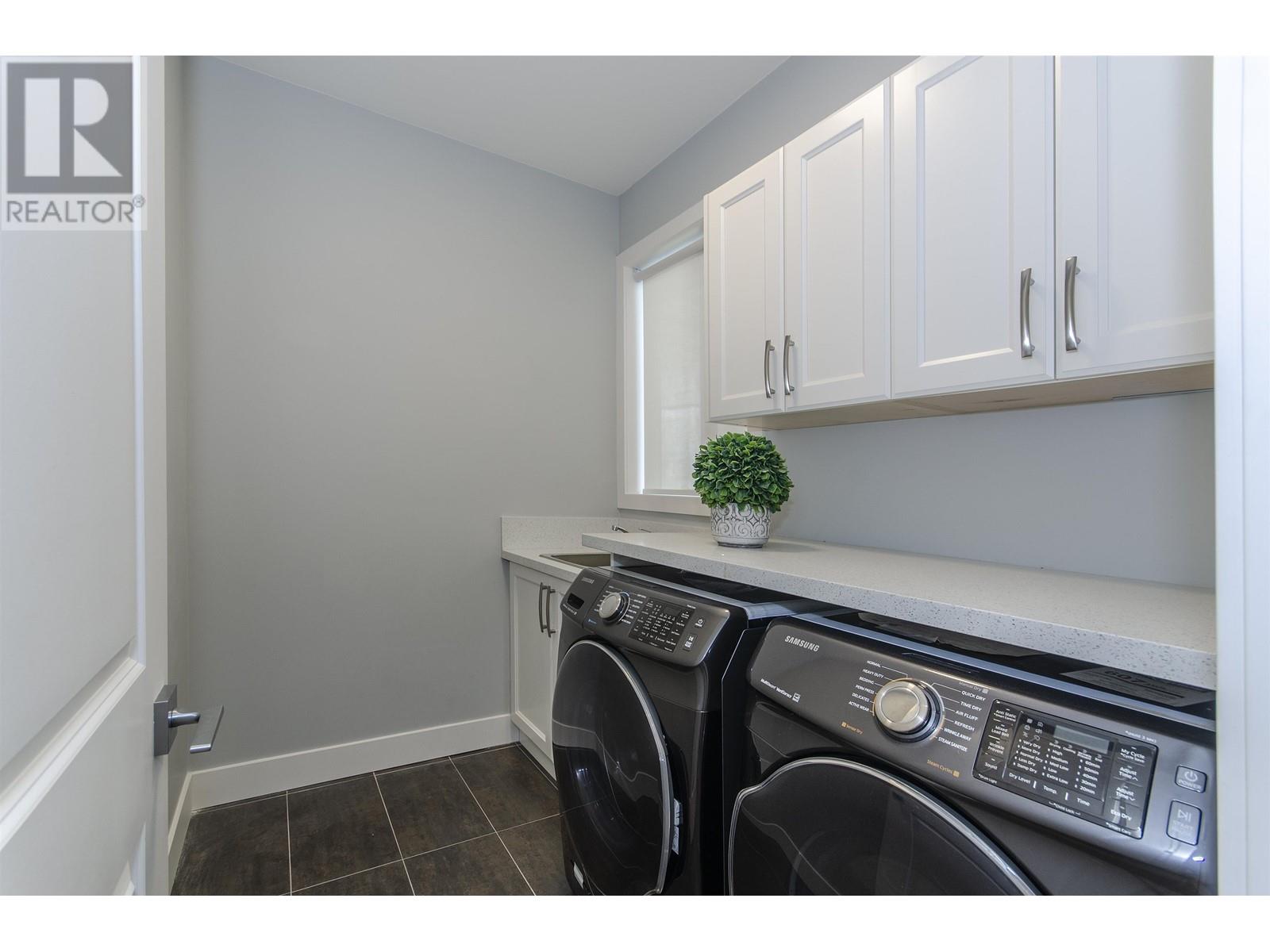 3575 Brownlee Avenue, Coquitlam, British Columbia  V3E 0M5 - Photo 11 - R2988061