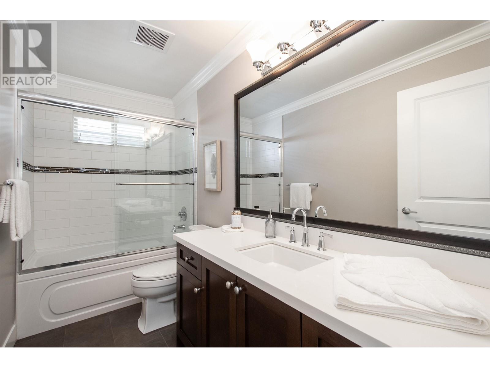 3772 Mountain Highway, North Vancouver, British Columbia  V7K 2J1 - Photo 23 - R2988081
