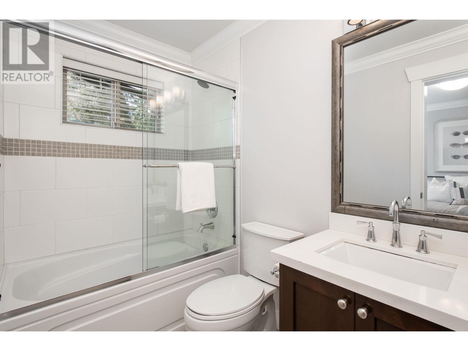 3772 Mountain Highway, North Vancouver, British Columbia  V7K 2J1 - Photo 25 - R2988081