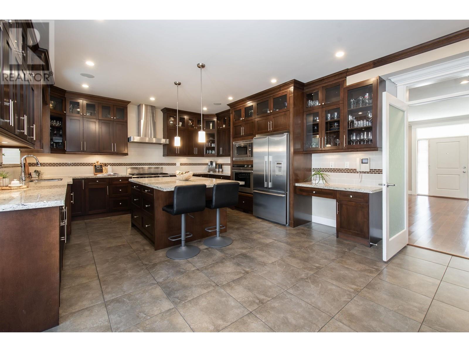 3772 Mountain Highway, North Vancouver, British Columbia  V7K 2J1 - Photo 7 - R2988081
