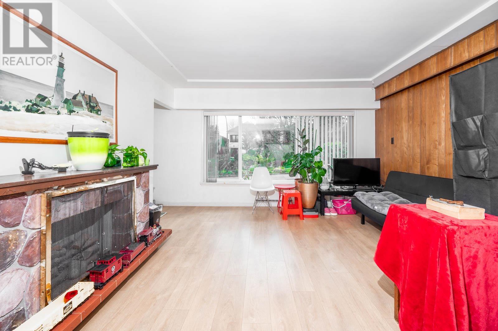 479 E 30th Avenue, Vancouver, British Columbia  V5V 2V5 - Photo 2 - R2988091
