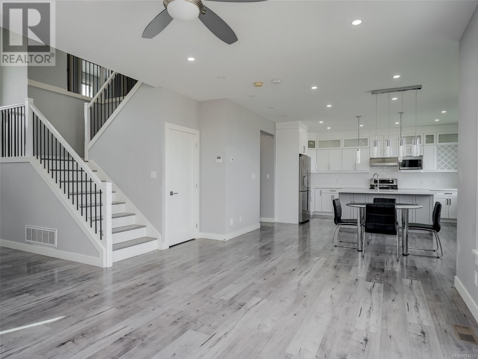 Property at 2362 Azurite Cres image 4