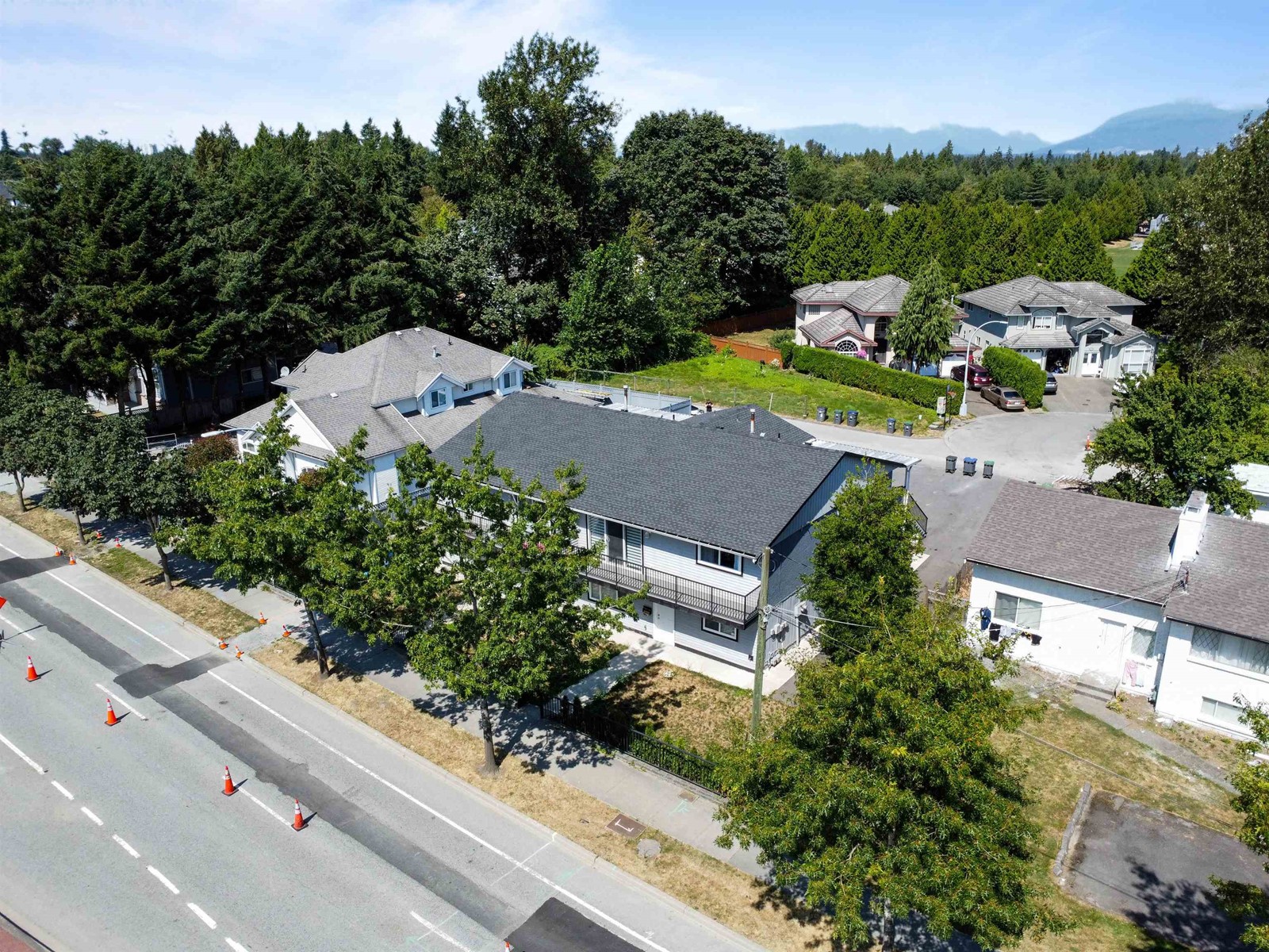 15825-15827 96 Avenue, Surrey, British Columbia  V4N 2R8 - Photo 4 - R2987847