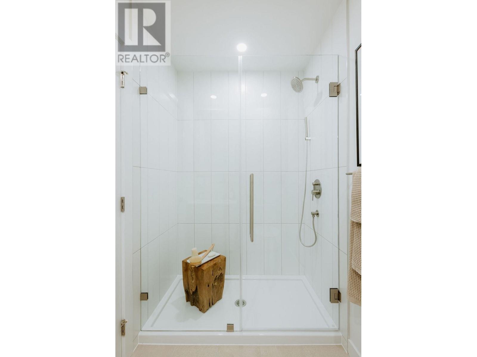 501 3594 Malsum Drive, North Vancouver, British Columbia  V0V 0V0 - Photo 9 - R2987999