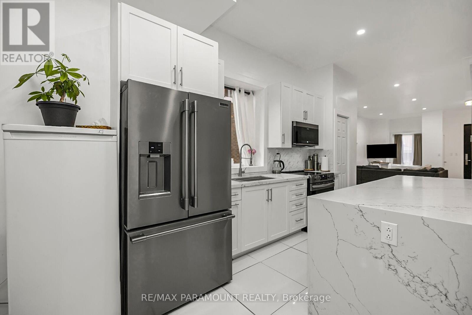 121 Mulock Avenue, Toronto (Junction Area), Ontario  M6N 3C5 - Photo 20 - W12070583