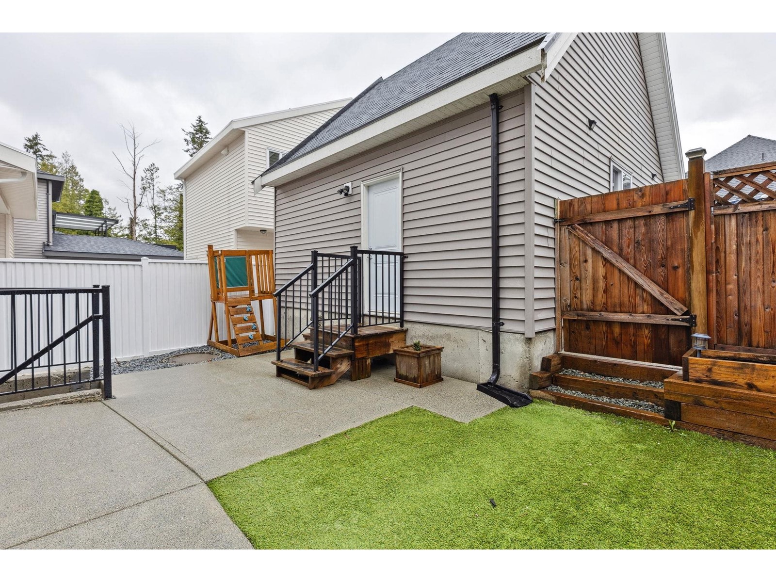 5926 139a Street, Surrey, British Columbia  V3X 0G6 - Photo 35 - R2988089