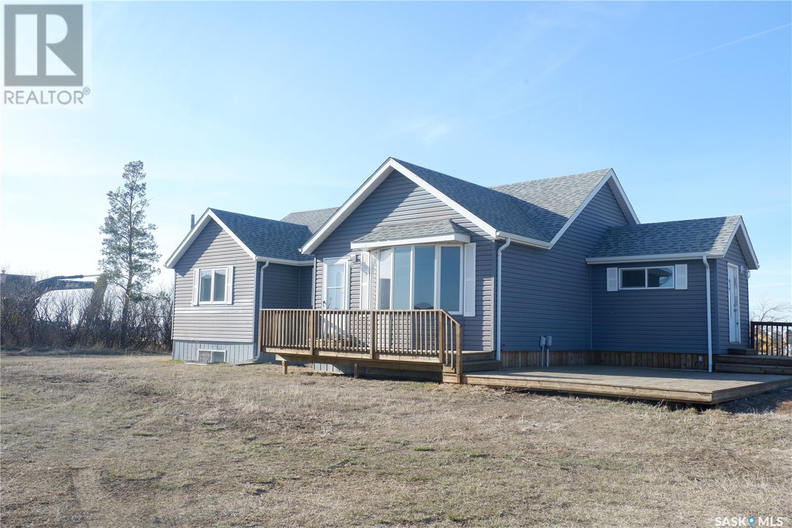 600 Railway Avenue W, Assiniboia, Saskatchewan  S0H 0B0 - Photo 1 - SK002033